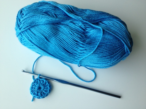 Crochet Candle Holder Tutorial http://www.acraftyginger.com